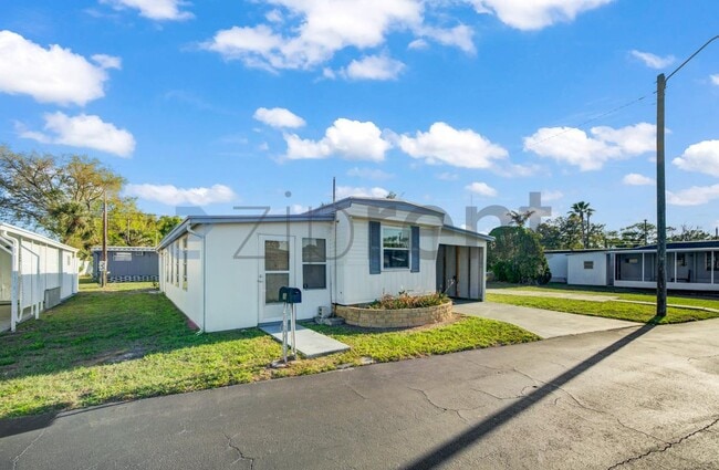 Photo - 27466 US Hwy 19 N