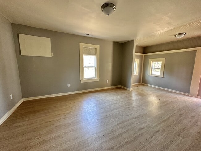 Photo - 630 77th St S