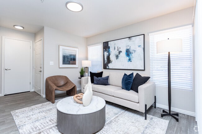 1BR, 1BA - 655SF - Living Room