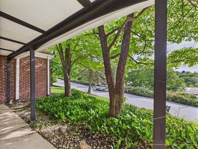 Photo - 1371 Irving Rd