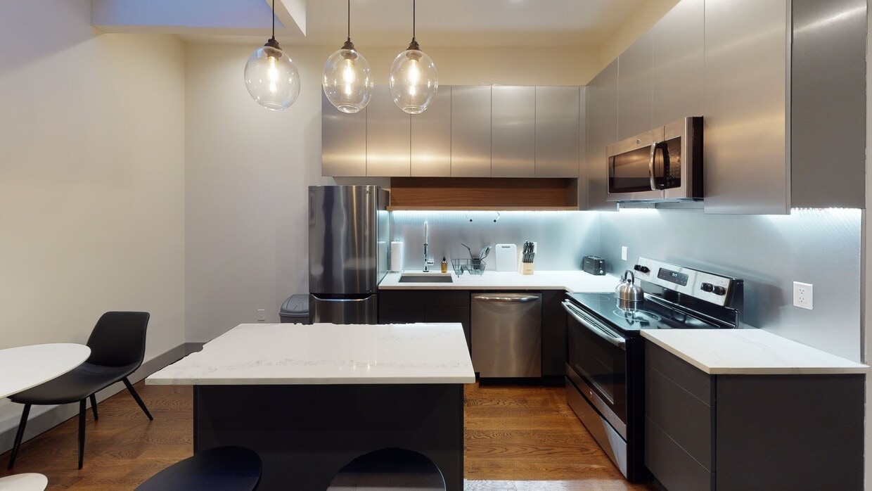 Photo - Private bedroom in 4 bed/2 bath Home