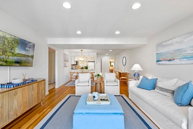 Photo - 2 Brackett Pl Unit B