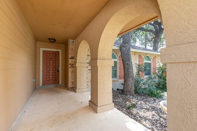Photo - 2331 Bluffridge St