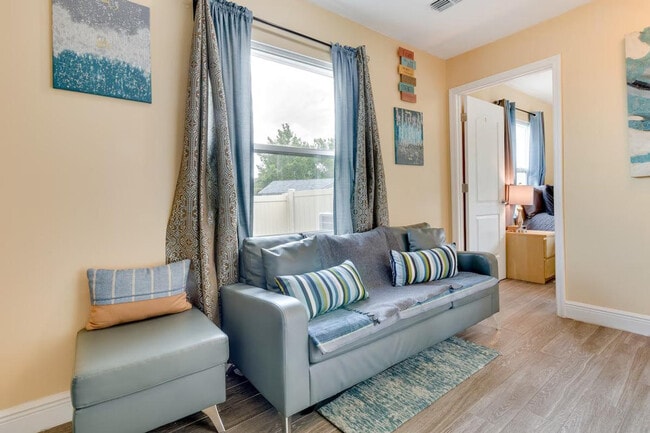 Building Photo - 7232 Lazy Hill Dr Unit ID1383679P