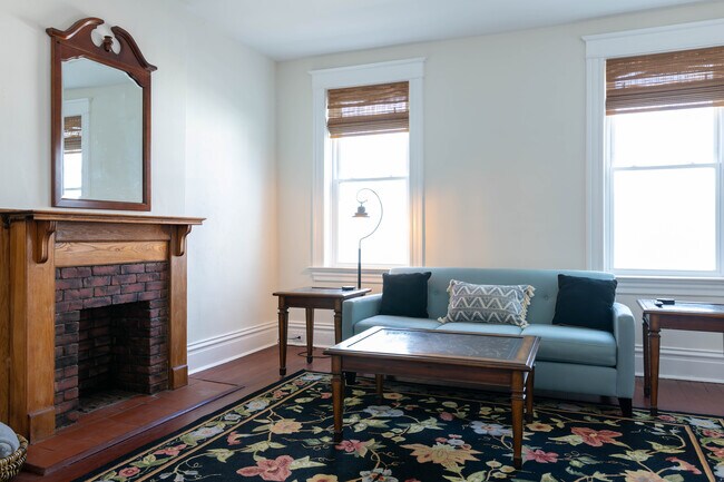 Photo - 2911 Brannon Ave