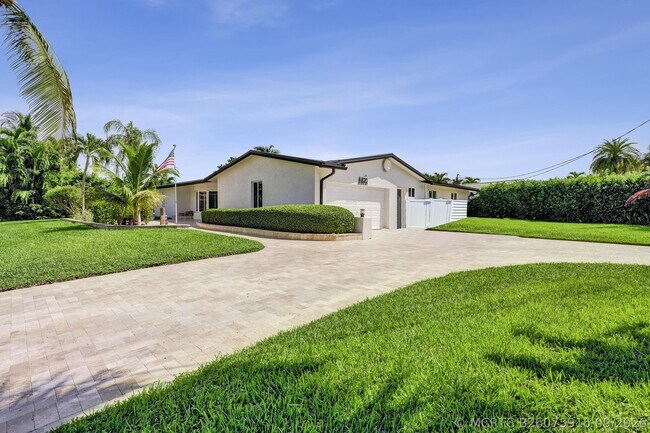 Photo - 820 SE 6th Ave