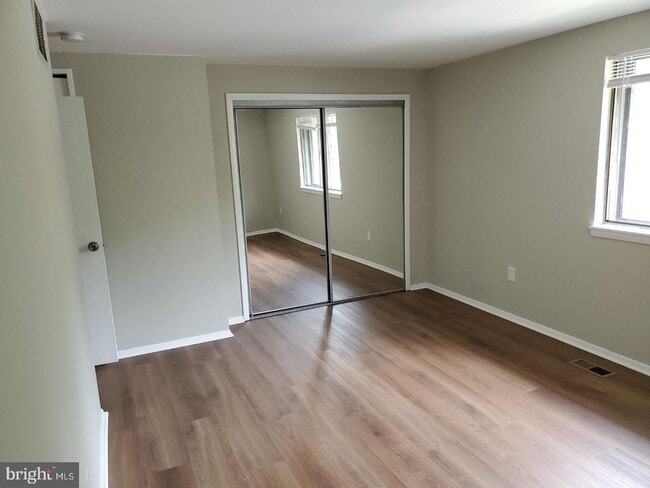 Photo - 7381 Hickory Log Cir