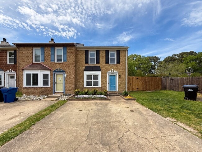 Photo - Double En-Suite Townhome
