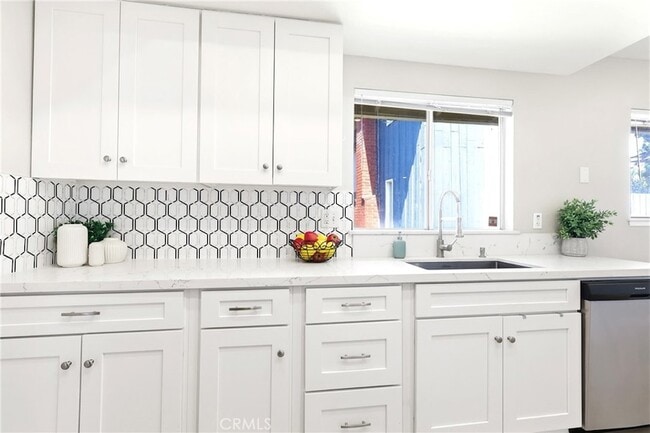 Photo - 2652 College Ln