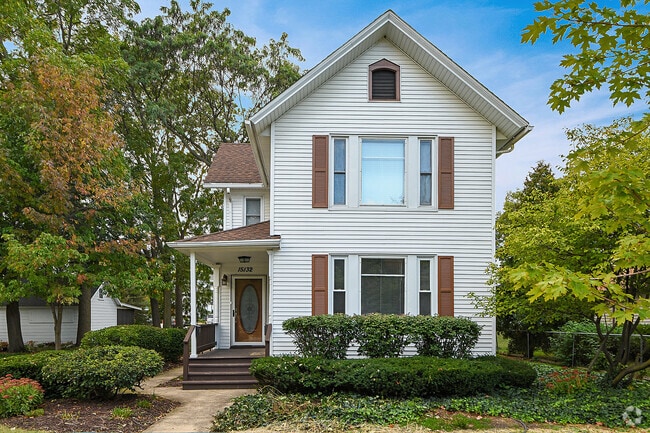 Building Photo - 15132 S Dillman St Rental
