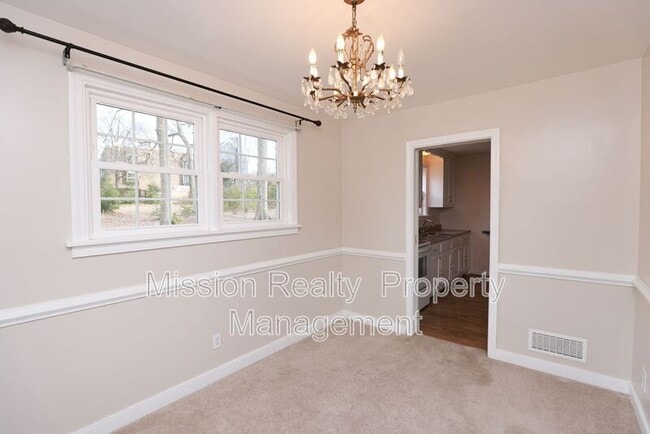 Photo - 8707 Mapleton Rd
