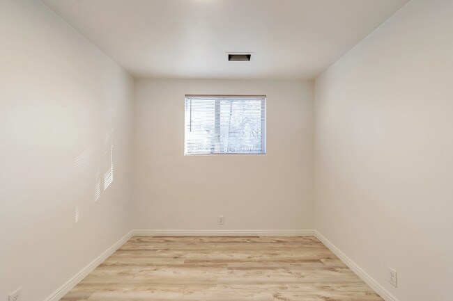 Photo - 570 North 200 West