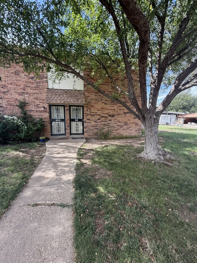Building Photo - 3602 Hawthorne Dr Rental