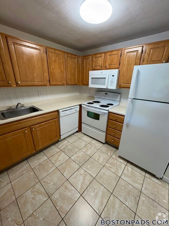 Building Photo - 24 Whites Ave Rental