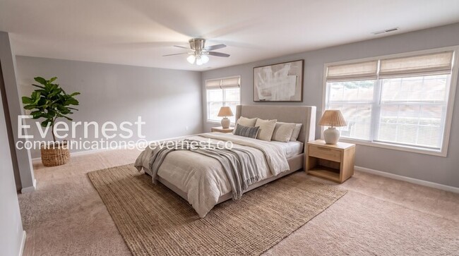 Photo - Spacious 5 Bed/3 Bath Home with Garage / Available Soon!