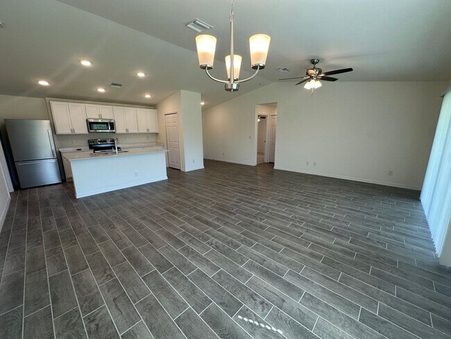 Photo - 3 Bedroom/ 2 Bath Corn Lot Home in NE Cape...