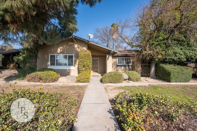 Kerman Westside Large 3 Bedroom Home, 1628... - Kerman Westside Large 3 Bedroom Home, 1628...