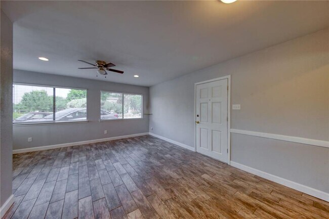 Photo - 5801 Thunderbird St Unit B-20