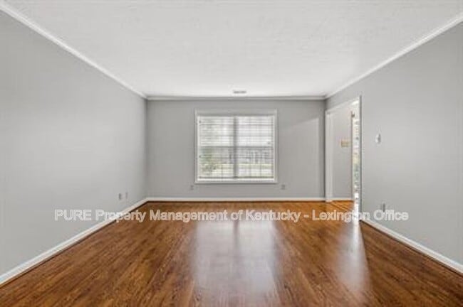 Photo - 872 Burkewood Dr