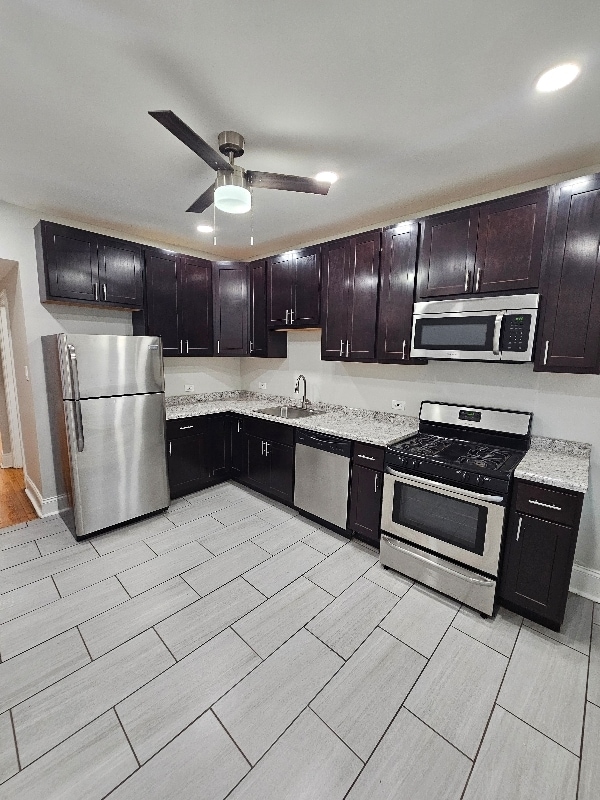Building Photo - 6732 S Prairie Ave Rental