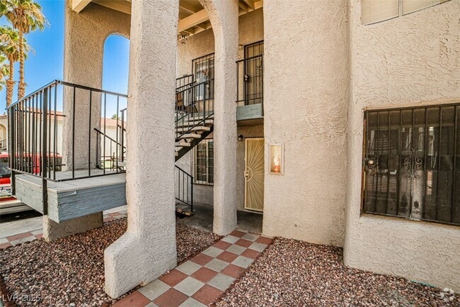 Building Photo - 4718 Elk Springs Ave Unit B Rental