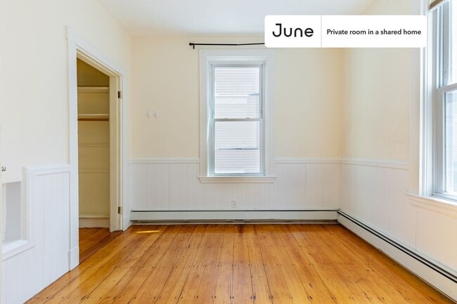 Photo - Room in Shared 4 bed/1.5 bath home Unidad D