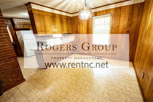 Photo - 929 Carroll Rd