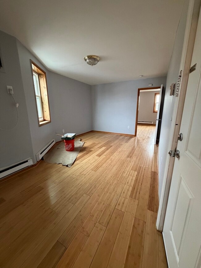 Photo - 592 N 6th St