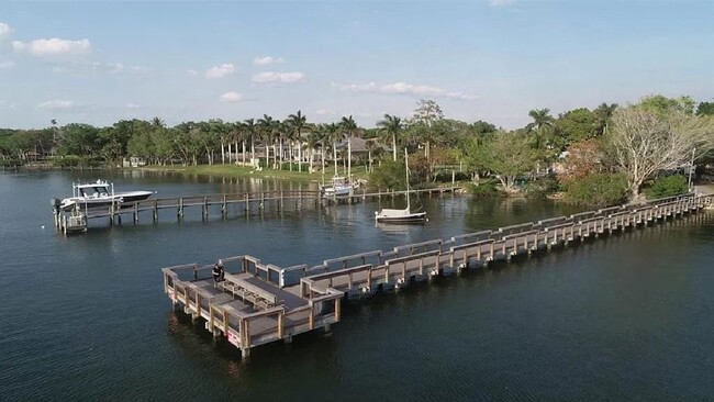 Fishing Pier - 124 Main St House