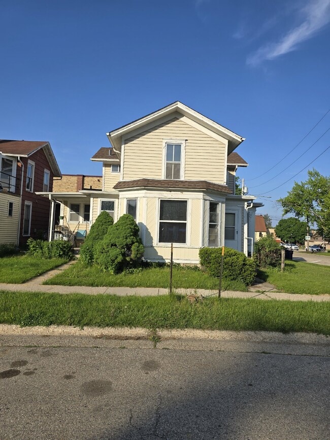 Photo - 21 S Academy St