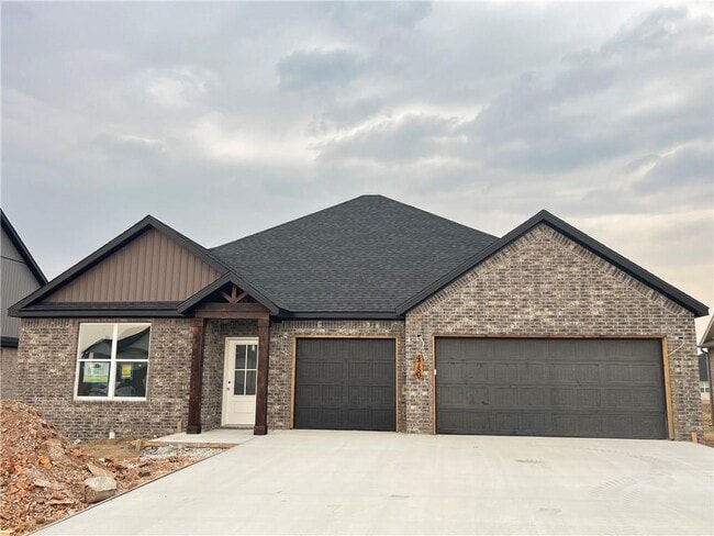 Building Photo - 4750 Farmhouse St