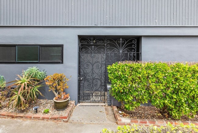 Photo - 592-594 Corbett Avenue Unit 592 Corbett Avenue