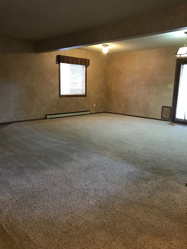 3 bed, 2 bath home with a 2 car garage Rental House Rental in Casper, WY