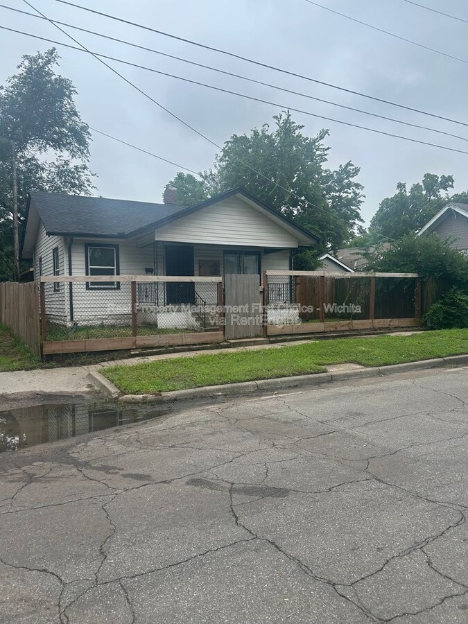 Photo - 117 W Zimmerly St