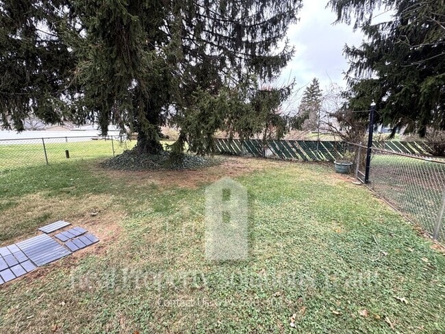 Photo - 2 bedroom home with fenced backyard