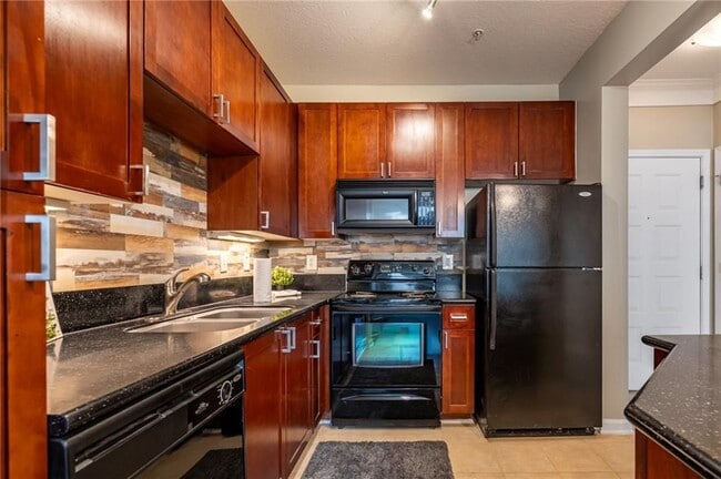 Photo - 400 17th St NW