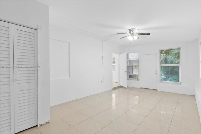 Photo - 1050 SW 28th St Unidad 4