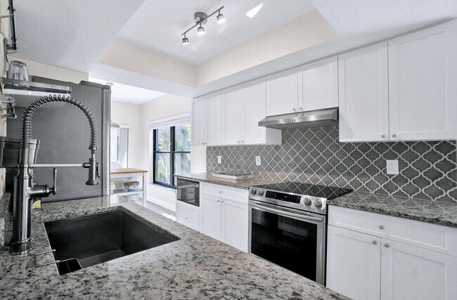 Photo - 11311 Pond View Dr Unit C101
