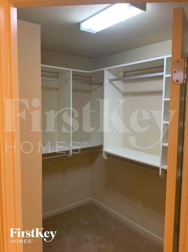 Photo - 436 Parkstone Dr