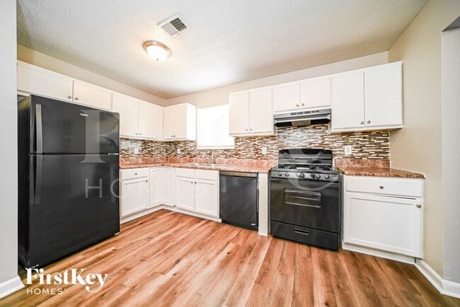 Photo - 3782 N Camp Creek Pkwy SW