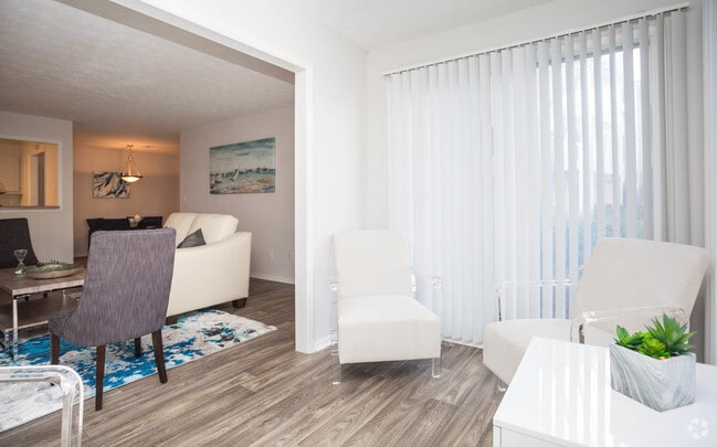 Sala de sol - Birch Run Apartments
