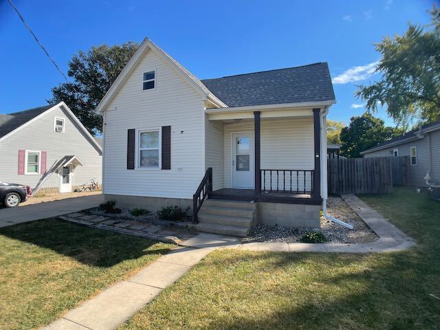 Building Photo - 3 BR Home in Tremont