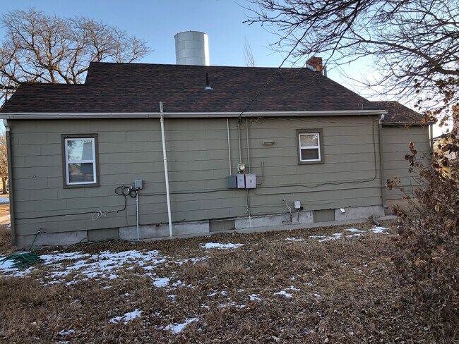 Photo - 208 W 9th St