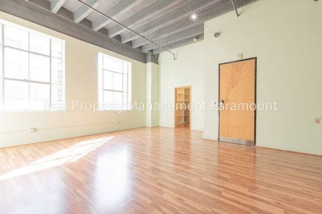 312 W 5th St
