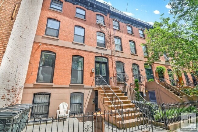 Building Photo - 607 Warren St Unit 3 Rental