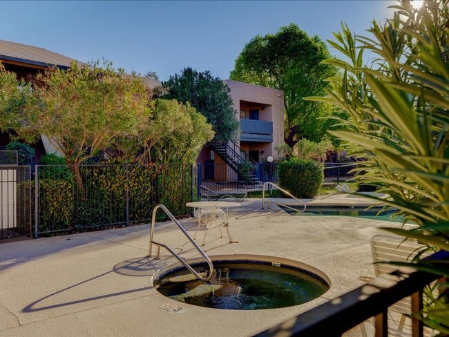 Photo - 2 Bedroom 2 Bathroom Retreat with Community Pool & Spa!