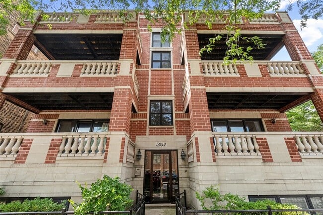 Building Photo - 5254 N Ashland Ave Rental