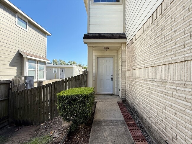 Photo - 2524 Chamberlain St