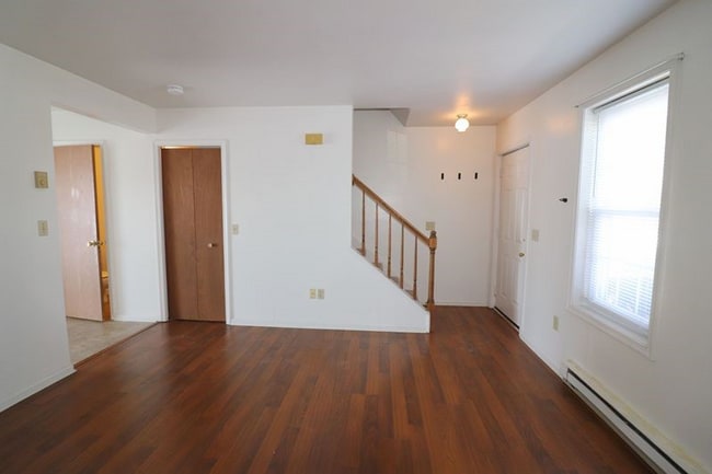 Photo - 40 Oriole Dr