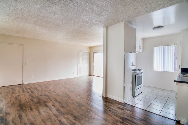 Photo - 8330 Willis Ave